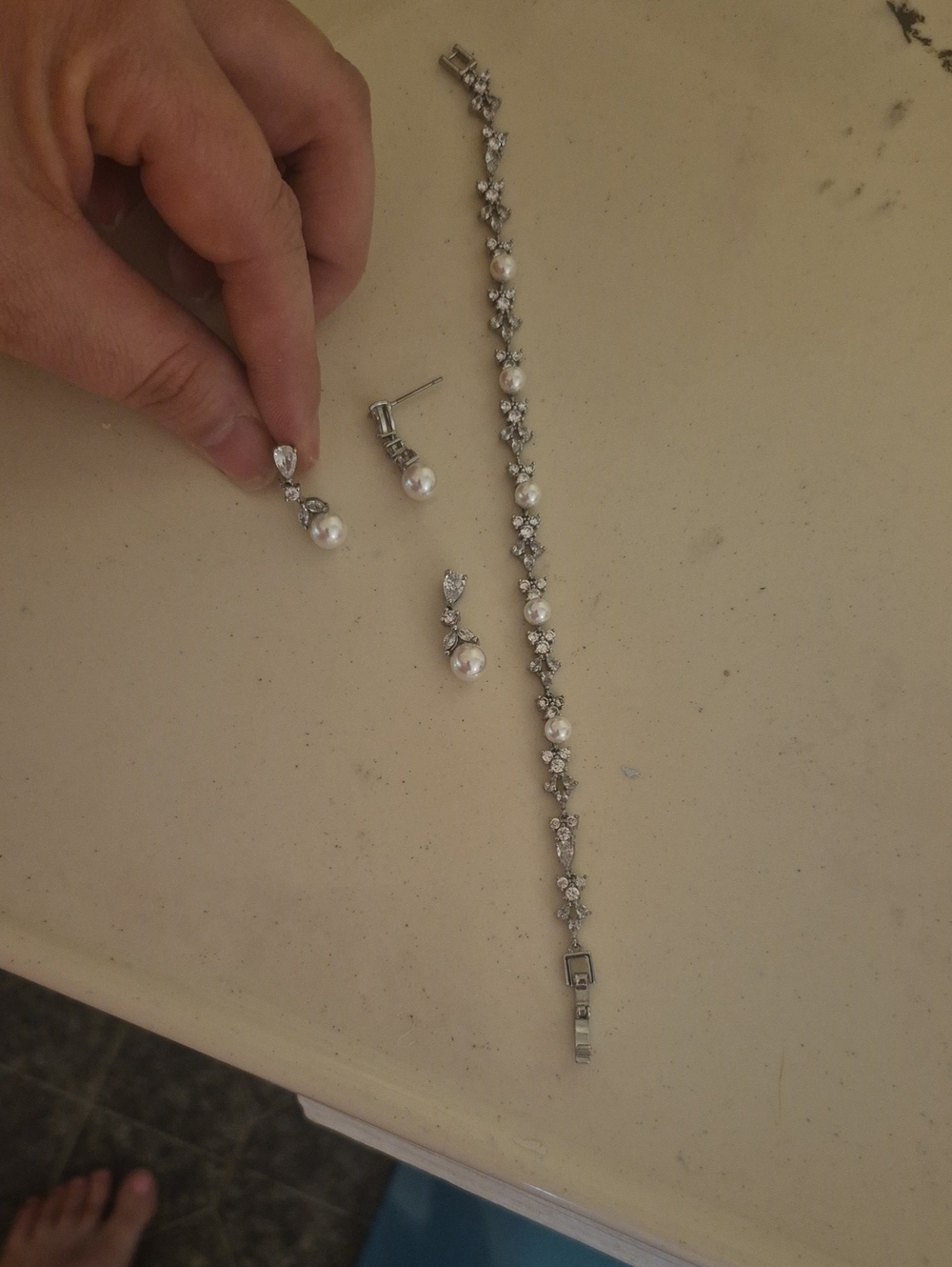 Sterling Silver Pearl & Cubic Zirconia Bracelet and Earrings Set - White Pearls